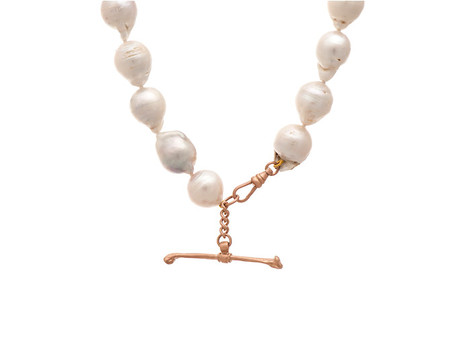 JDV1022_pearlnecklace_claspcloseup_product-large