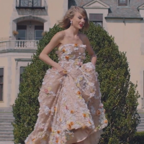 111114-taylor-swift-blank-space-embed-7-480