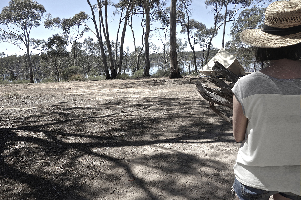 how to build the perfect campfire glamping hipster camping grampians the unimpossibles couturing