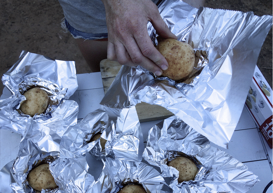 how to cook potatoes in a fire the unimpossibles glamping camping