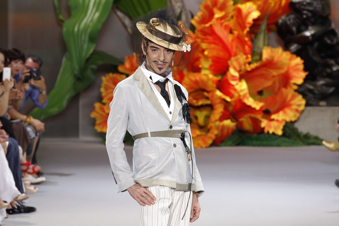 JOHN GALLIANO TO FRONT MAISON MARTIN MARGIELA