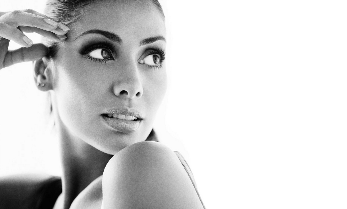 NATALIE IMBRUGLIA ON PEARLS, SOCIAL MEDIA AND THE SECRET TO GLOWING SKIN
