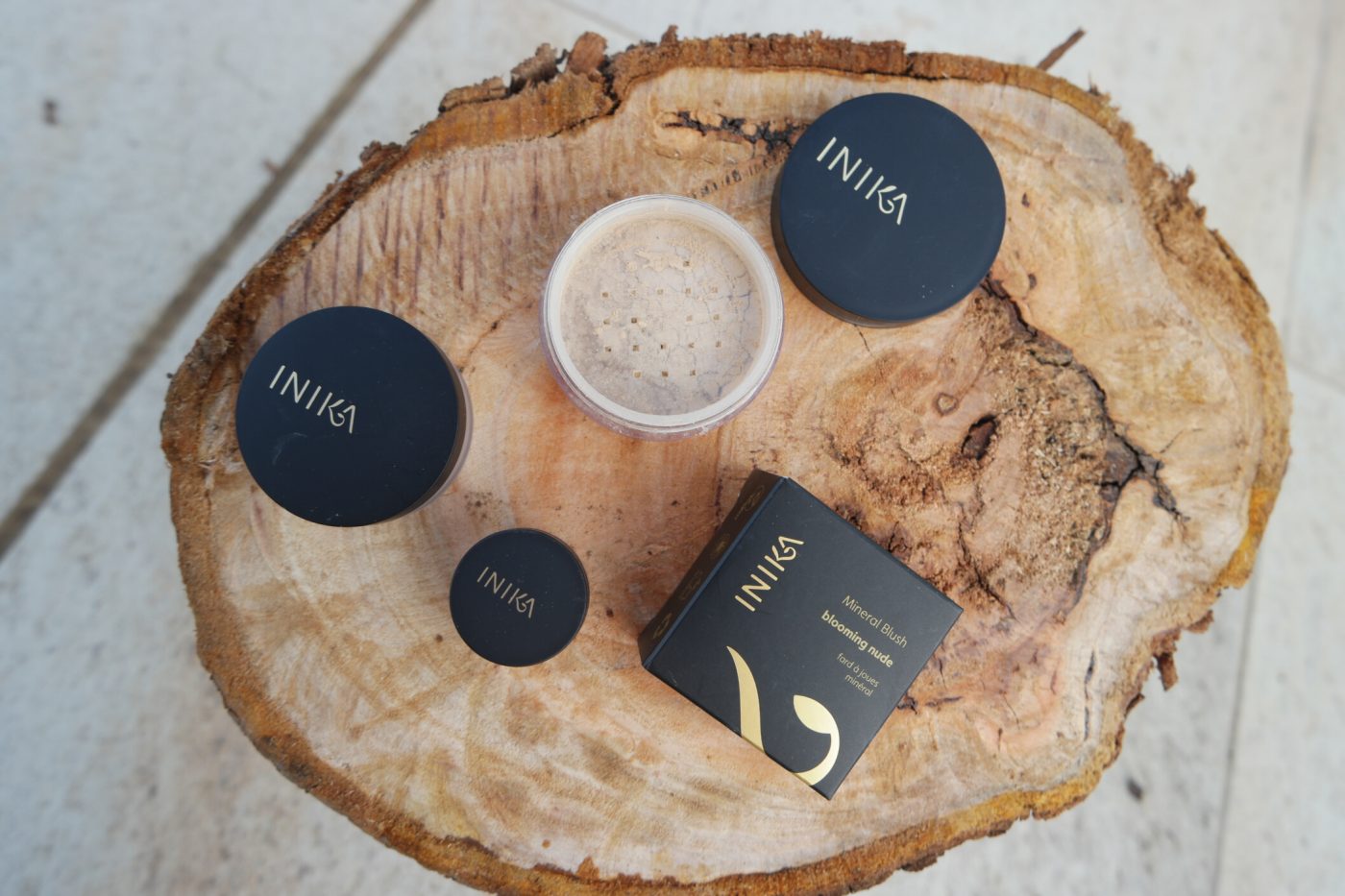 BBLOGGER LOVES: SEPHORA BRONZER, IT COSMETICS HELLO! LASHES & INIKA MINERAL