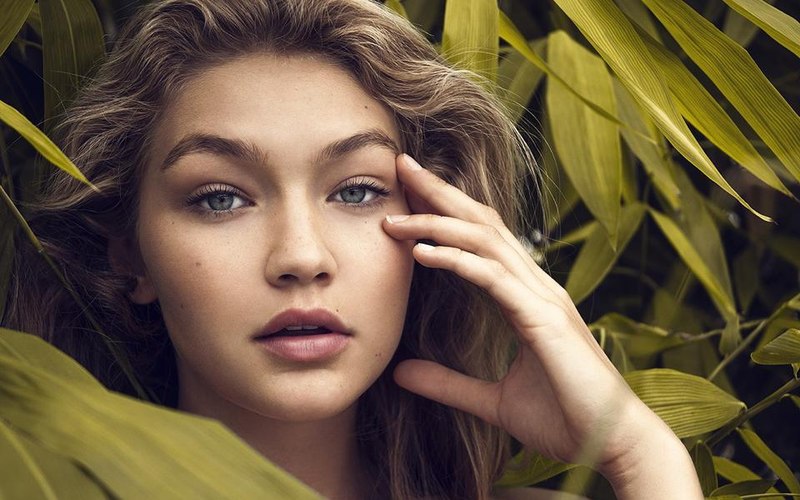 HOW TO SPRING CLEAN YOUR MAKEUP BAG