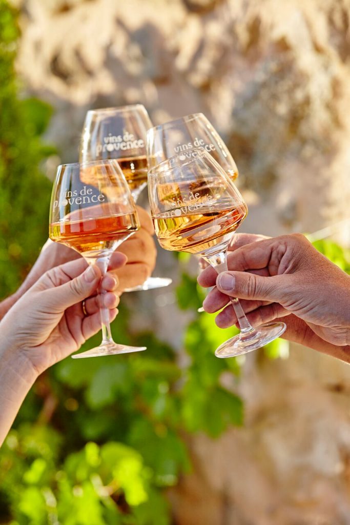 ROSÉ FROM PROVENCE, THE PERFECT ALL YEAR TIPPLE