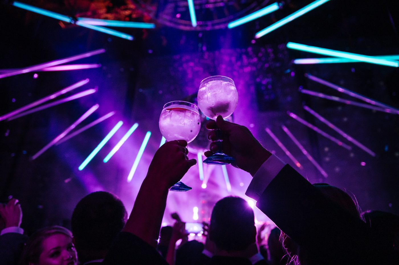 Веселись как русский. Робби уильямс увелка. D3r kets4eki. Party like a 80s 6arelyhuman. Party like a 80s 6arelyhuman.