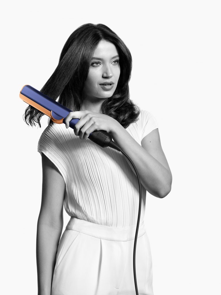 DYSON LAUNCHES THE AIRSTRAIT STRAIGHTENER – WET TO DRY STRAIGHTENING IN LESS TIME, NO HOT PLATES AND NO HEAT DAMAGE
